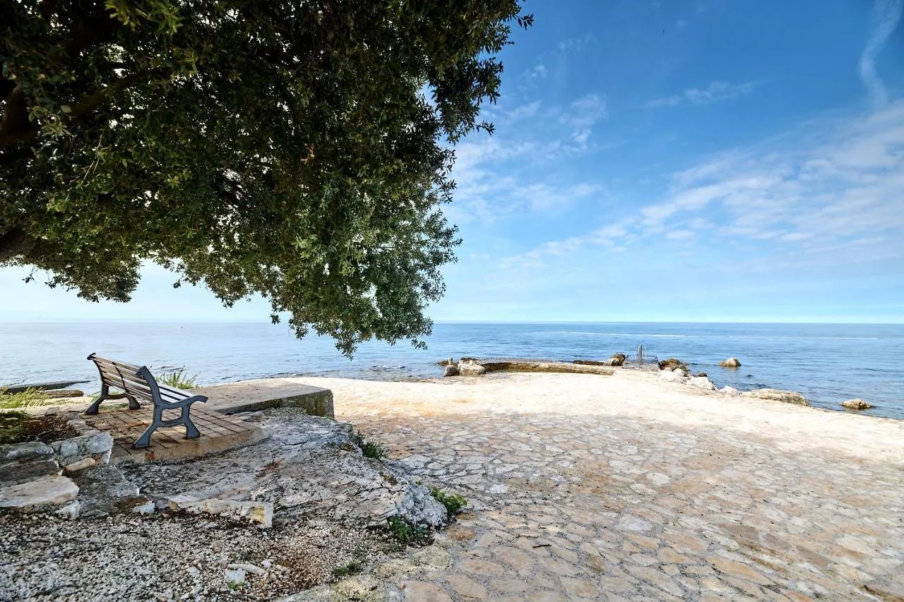 Camping Ulika Mobile Homes - Naturist 4*, Cervar-Porat Croatia