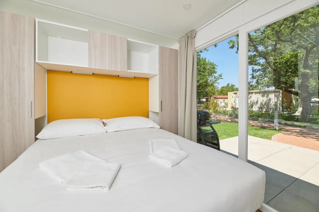 **** Park za odmor Camping Ulika Mobile Homes - Naturist Croatia