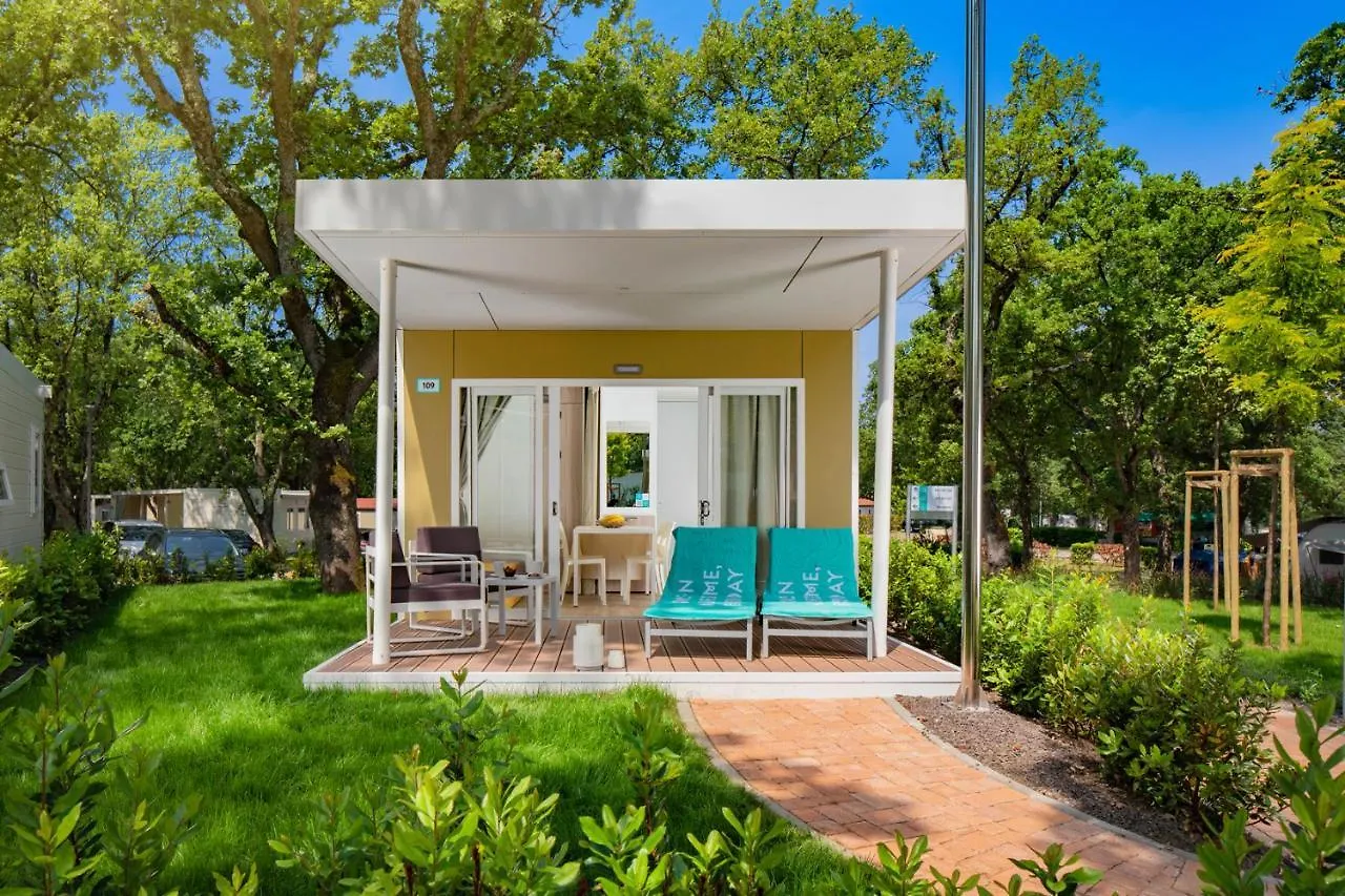 **** Park za odmor Camping Ulika Mobile Homes - Naturist Croatia